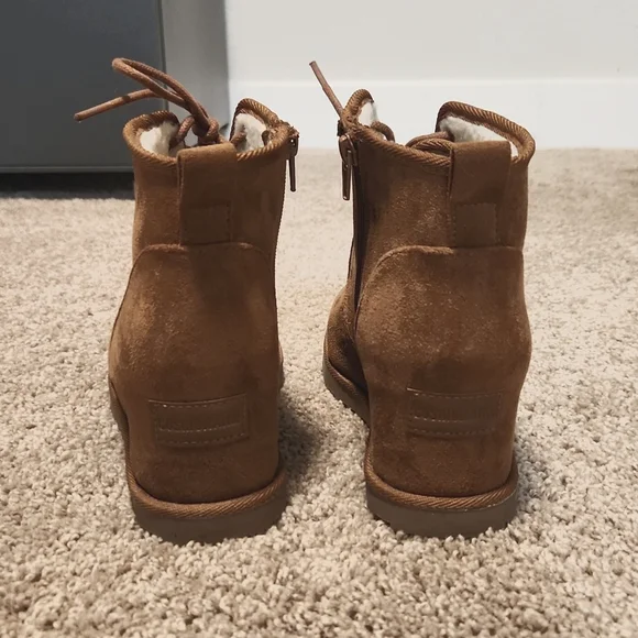 Booties - Picture 4 of 4